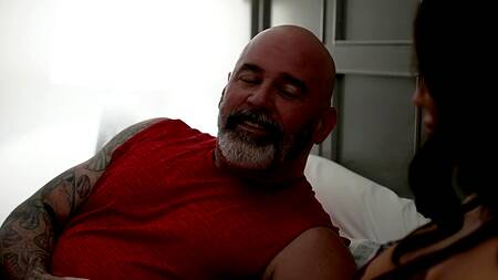 Жена ебется с другом, а муж смотрит через стекло