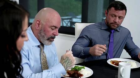 Жена ебется с другом, а муж смотрит через стекло