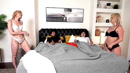 Зрелые подруги обмениваются пасынками для группового секса