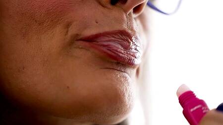 Красивая мачеха ебется в пасынком чтобы забеременеть