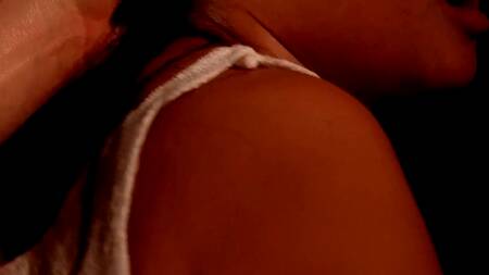 Пошел попить воды и трахнул ночью мать девушки