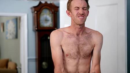 Муж большим членом ебет проститутку, а жена смотрит