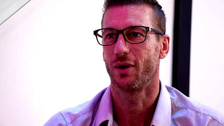 Милая Emma Rosie занимается сексом во время эротического массажа