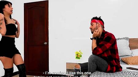 Латинка с брекетами отвлекает парня от игры, чтобы ебаться