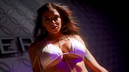 Armani Black в шикарном белье дает негру и белому парню в обе дырки