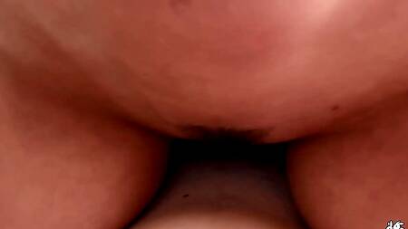 Блондинка с большой жопой жарко ебется с пасынком