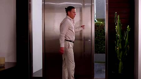 Мужик в костюме жарко трахает блондинку в сексуальном белье