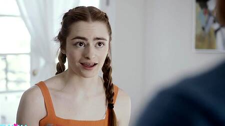 Милая падчерица с косичками кончает от члена отчима