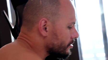 Игривая Rika Fane надевает белье и соблазняет на интим