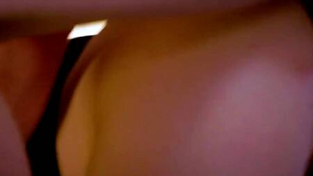 Худышка подрочила и пригласила бойфренда на анал