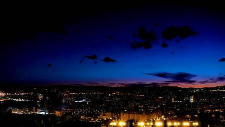 Лысая негритянка занимается сексом с белой супружеской парой