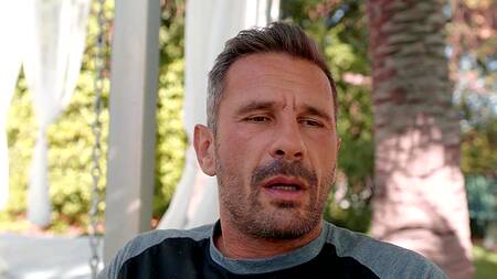 Спортивная азиатка соблазняет соседа на жаркую еблю