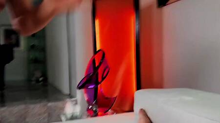 Шикарная Emma Hix в красном белье снимает жесткое анальное порно