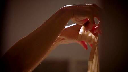 Влюбленная Bella Tina надела бельё и нежно трахнулась с парнем