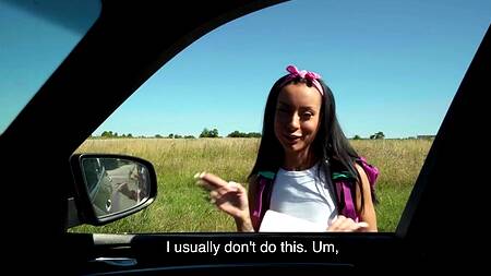 Мужик подвозит худую незнакомку и ебет ей в лесу за деньги