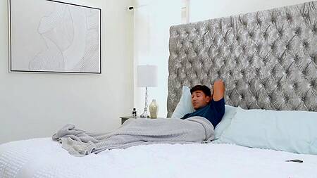 Мачеха приносит пасынку завтрак и застает её за дрочкой