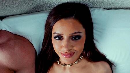 Рыжая красотка Vanna Bardot наслаждается анальной долбежкой