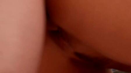 Возбужденная мачеха зовет к себе пасынков, чтобы устроить МЖМ