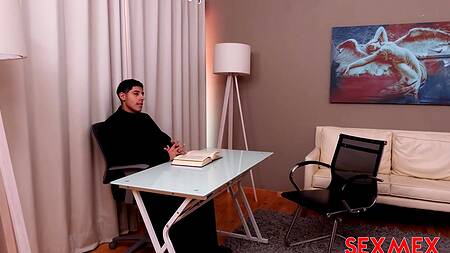 Молодой священник трахает красивую грешницу