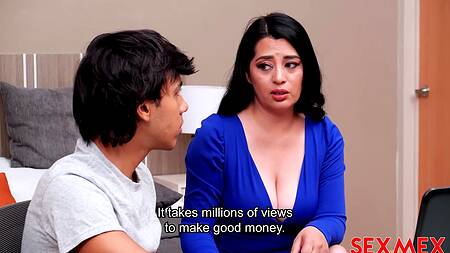 Пасынок снимает сексуальную мачеху для её онлифанс