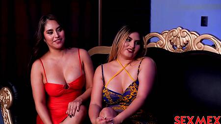 Стриптизер не только танцует, но и трахает двух милф