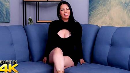 Лысый мужик лижет пизду зрелой латинки и страстно её ебет