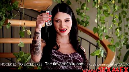 Красивая латинка во время съемки в рекламе соглашается на МЖМ