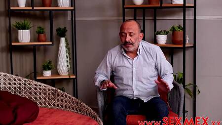 Муж позволяет успешному парню ебать его жену в жопу