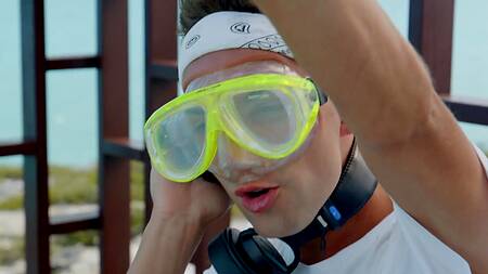 Подруги на отдыхе занимаются сексом с неграми