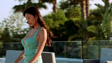 Две красивые азиатки кончают от большого члена негра