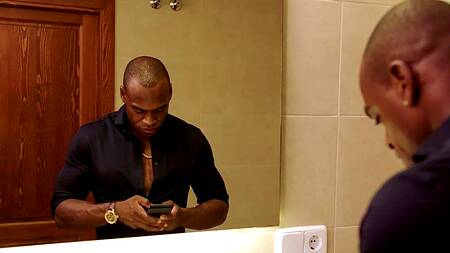 Стройная красавица Ginebra Bellucci отдается негру