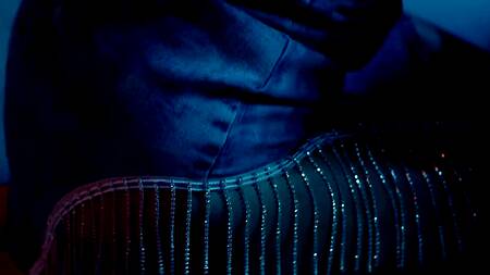 Черный администратор ночного клуба страстно трахает блондинку