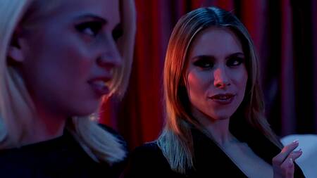 Блондинки после межрасовой ебли передают сперму изо рта в рот