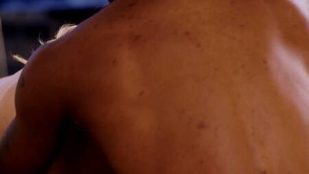 Семейный конфликт кончается межрасовой еблей