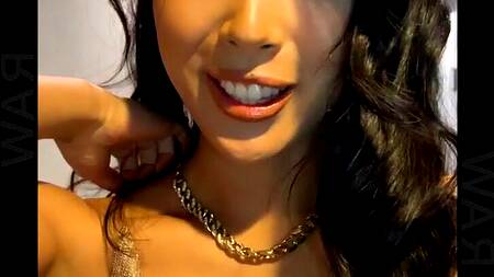 Большой член негра красиво смотрится в пизде азиатки