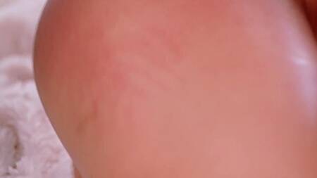 Художница фоткает большой хуй негра и трахается с ним