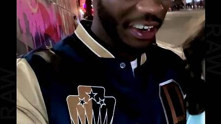 Милая Leana Lovings погуляла по городу и насладилась большим хуем