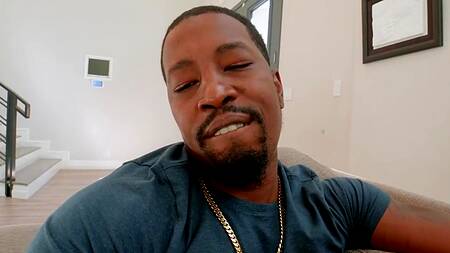 Красотки в очках делят большой черный член негра