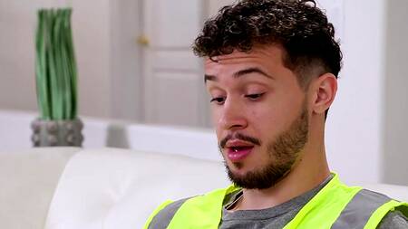 Милашка Molly Little соблазнила курьера на жаркий секс