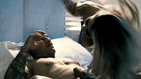 Муж с женой чувственно трахаются перед сном