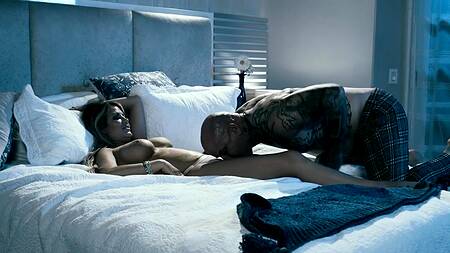 Муж с женой чувственно трахаются перед сном