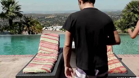 Красивая жена на отдыхе изменяет мужу с негром