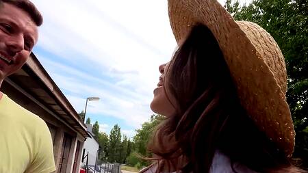 Татуированная телка Eden Ivy занялась сексом за гаражами