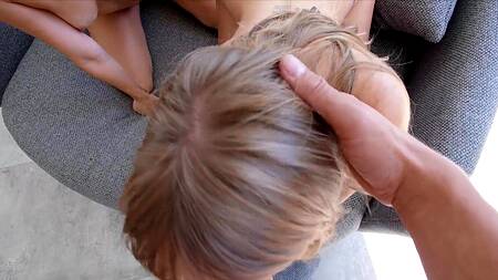 Две смазливые кокетки хотят наслаждаться членом