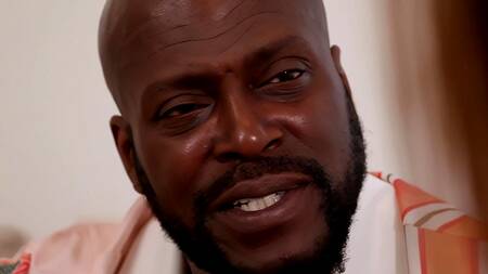 Белая худышка соблазняет на анал большого негра