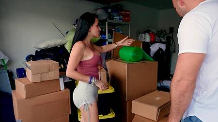 Сперва жесткий секс в гараже, а потом дела