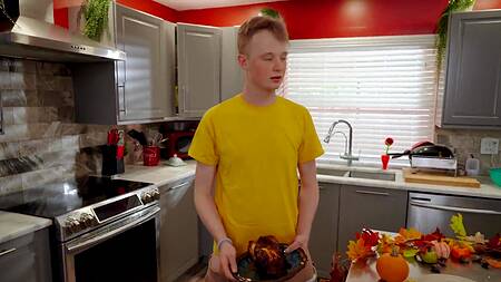 Пацан застает чернокожих соседок за еблей и трахает их