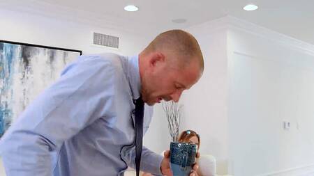 Сочная студентка хочет страстной ебли с учителем