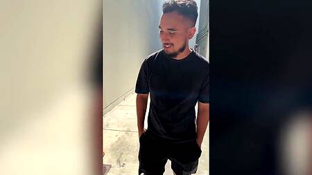 Две развратные студентки идут секс и ебутся с одним парнем