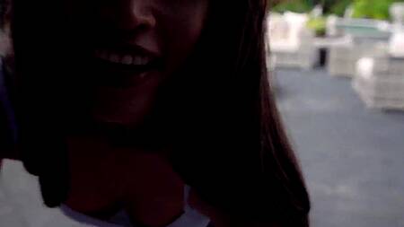 Зрелая азиатка решила изменить мужу с садовником